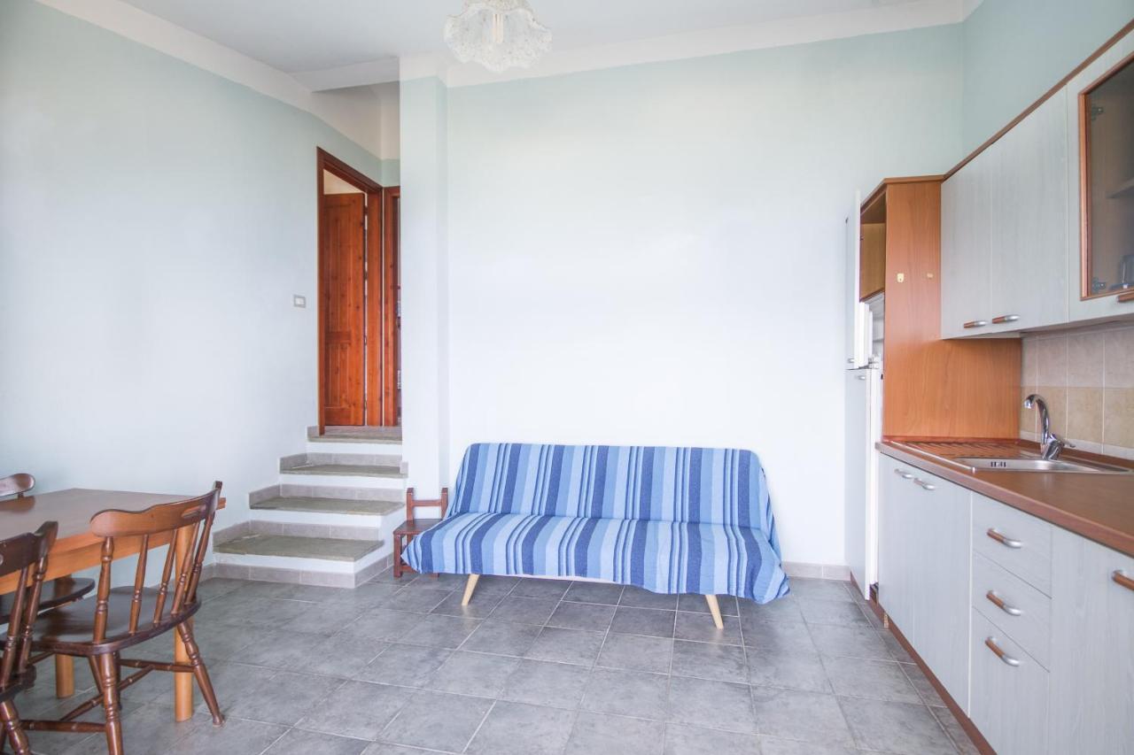 La Dolce Casa Di Luisa: Beachfront Retreat With Sea Views Holiday home *