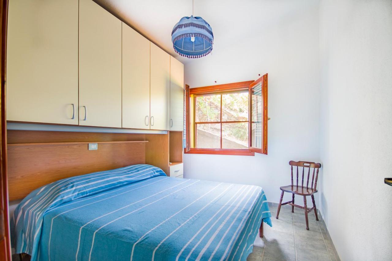 Holiday home La Dolce Casa Di Luisa: Beachfront Retreat With Sea Views