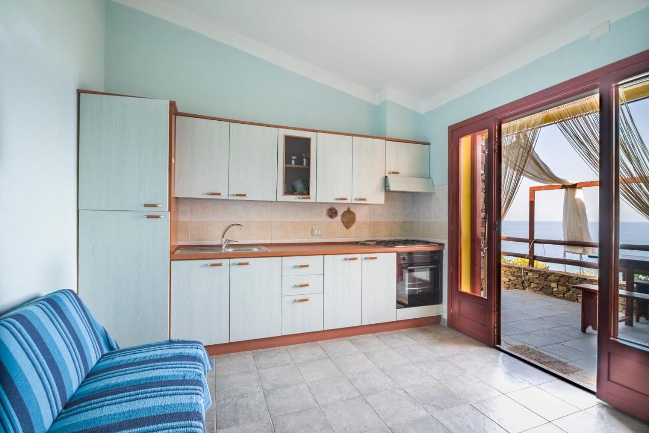 La Dolce Casa Di Luisa: Beachfront Retreat With Sea Views Holiday home Torre dei Corsari