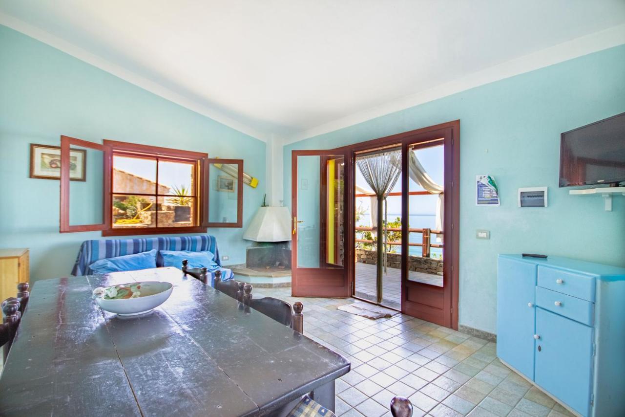 La Dolce Casa Di Luisa: Beachfront Retreat With Sea Views *