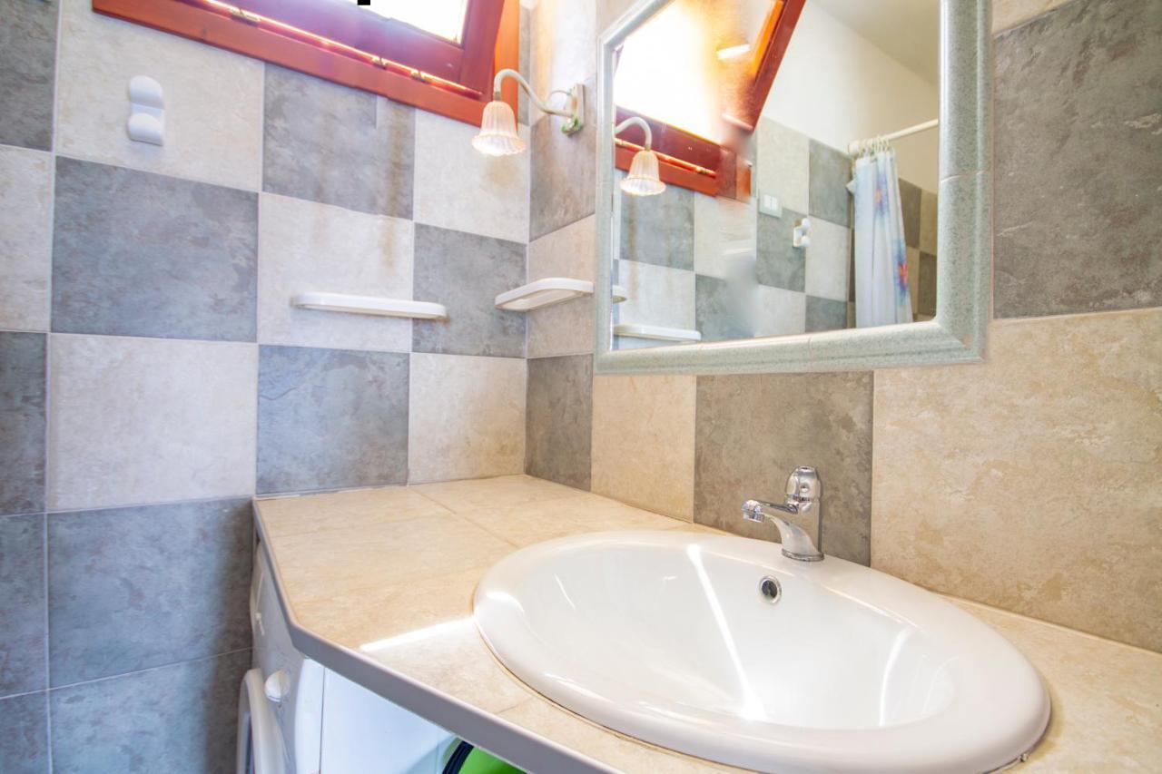 La Dolce Casa Di Luisa: Beachfront Retreat With Sea Views Torre dei Corsari