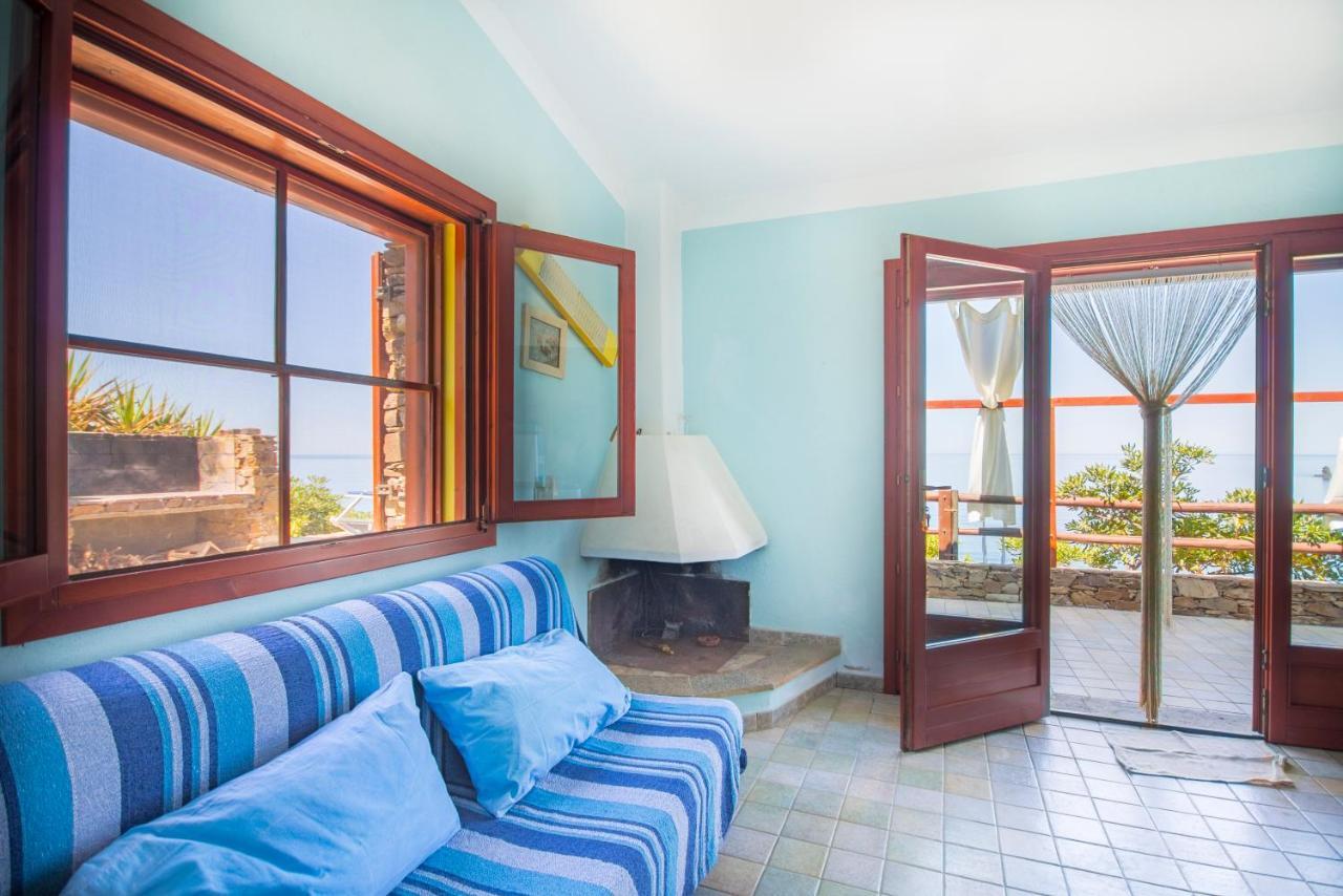 La Dolce Casa Di Luisa: Beachfront Retreat With Sea Views Holiday home Torre dei Corsari