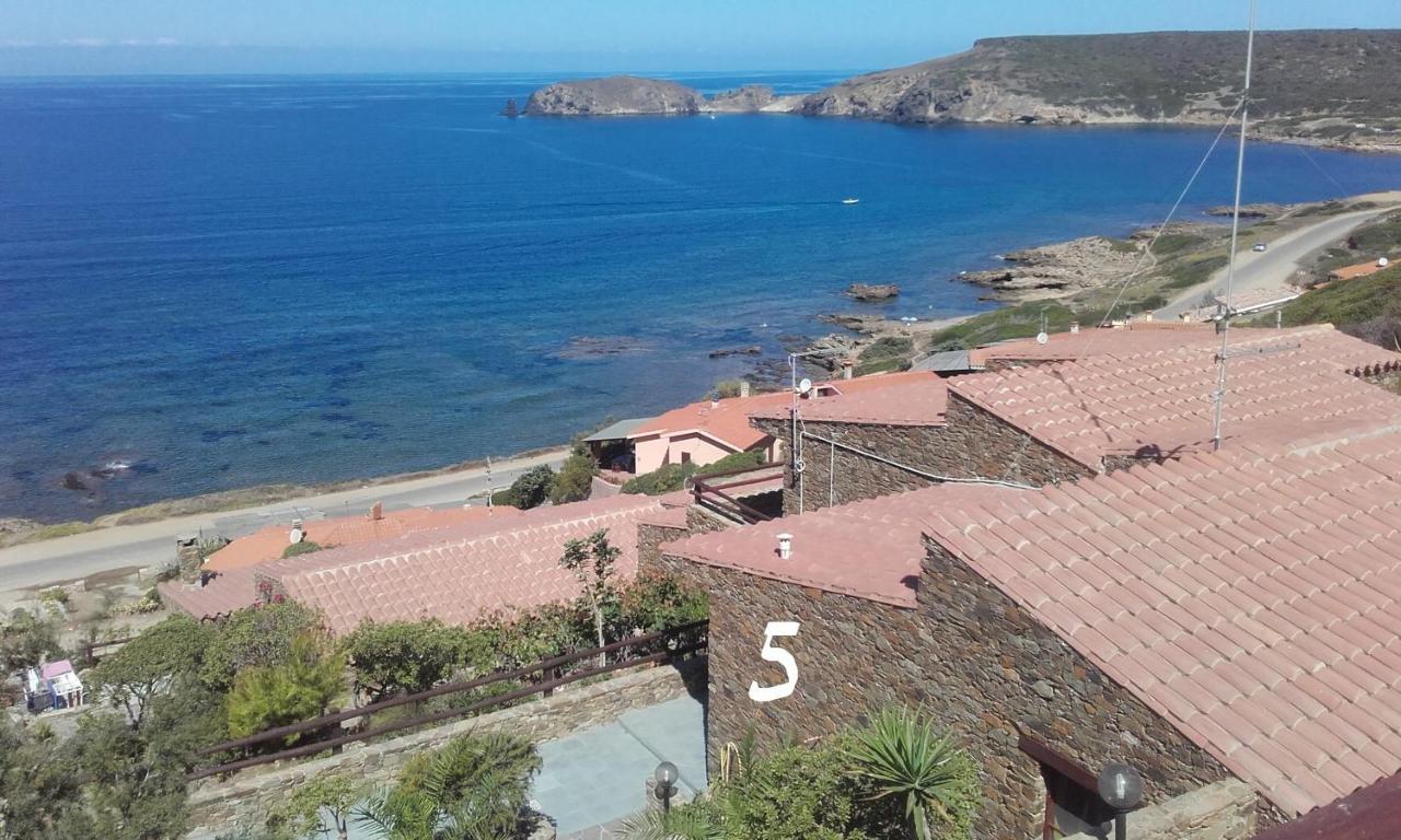 La Dolce Casa Di Luisa: Beachfront Retreat With Sea Views Holiday home