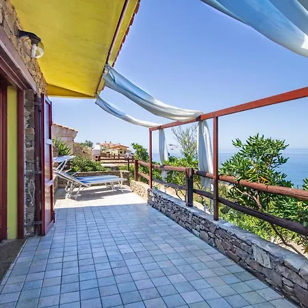 La Dolce Casa Di Luisa: Beachfront Retreat with Sea Views Torre dei Corsari Exterior photo