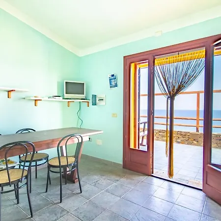 La Dolce Casa Di Luisa: Beachfront Retreat with Sea Views Torre dei Corsari Exterior photo