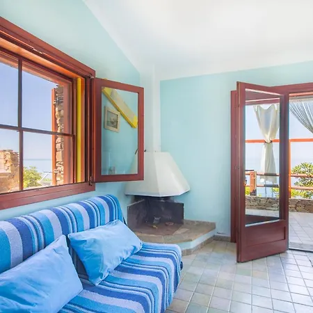 La Dolce Casa Di Luisa: Beachfront Retreat with Sea Views Torre dei Corsari Exterior photo